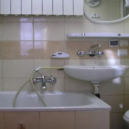 P4a Klimatyzacja Kawalerka Bardzo Mala Z Antresola Cena Adekwantna Halczyna 9